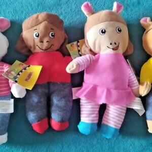 new LOT of 4 pbs kids ARTHUR PLUSHIES arthur & dw & buster & francine